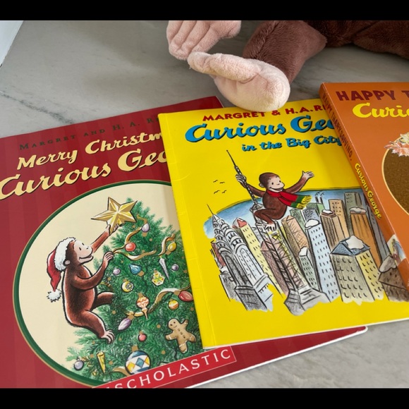 Curious George set stuffed toy and 5 books - Picture 2 of 6
